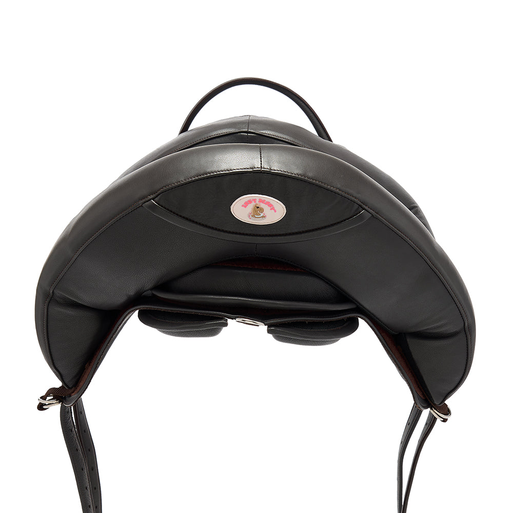SYNTHETICKÉ Inky Dinky Saddle® - Oficiálne